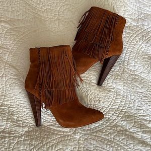 Steve Madden tassel booties (Myrakle)